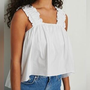 Moodie white swing tank, small